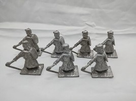 Set Of (7) Fur Hat Infantry With Mace And Shield 1 1/4&quot; Metal Miniature - $402.48 MXN