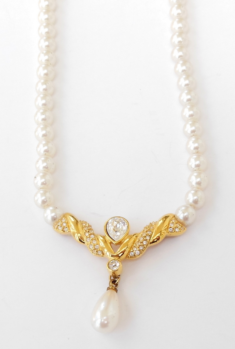 Vintage Napier Tear Drop Necklace Faux Pearls Gold Tone Crystals 1994 Adjustable - £13.10 GBP