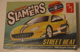 AMT Street Heat 1998 Chrysler Concorde Slammers SNAP 1:25 Scale Model Kit - $18.66
