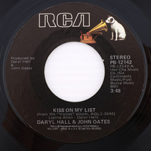 Daryl Hall &amp; John Oates – Kiss On My List / Africa - 1981 45 rpm Indian PB-12142 - £2.69 GBP