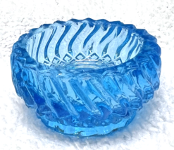 Bright Blue Fancy Swirl Open Salt Dip Sunburst Base 1 3/4 W x 7/8 T - $300.53 MXN Bright Blue Fancy Swirl Open Salt Dip Sunburst Base 1 3/4 W x 7/8 T - $300.53 MXN