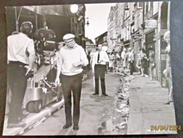 BILLY WILDER: DIRECTOR ( RARE VINTAGE ON LOCATION UNSEEN PHOTO) CLASSIC ... - £155.36 GBP