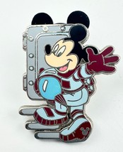 Disney Epcot Astronaut MICKEY MOUSE Cast Lanyard Series Official Pin Trading &#39;05 - £10.34 GBP