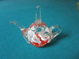 Joe St Clair Glass Paperweight White And Red Flowers Trumped Flowers Signed - £58.72 GBP