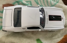 1972 Pontiac Firebird ~ White ~ Metal Die Cast Car ~ BIGTIME MUSCLE ~ 1:24 - $14.96