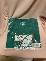 Limited Edition 23 Christmas Holiday Lights 7-ELEVEN T-SHIRT Top Green Size M - £11.68 GBP