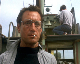 Jaws Featuring Roy Scheider 16x20 Poster looking shocked after seeing shark - £15.97 GBP
