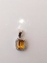 Beautiful golden topaz in 925 silver sterling pendant - £50.34 GBP