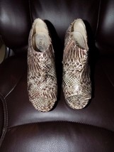 Hot Tomato Snake Wrapped Wedge Women&#39;s 5.5&quot; Heel Shoes Size 7.5M EUC - $36.49