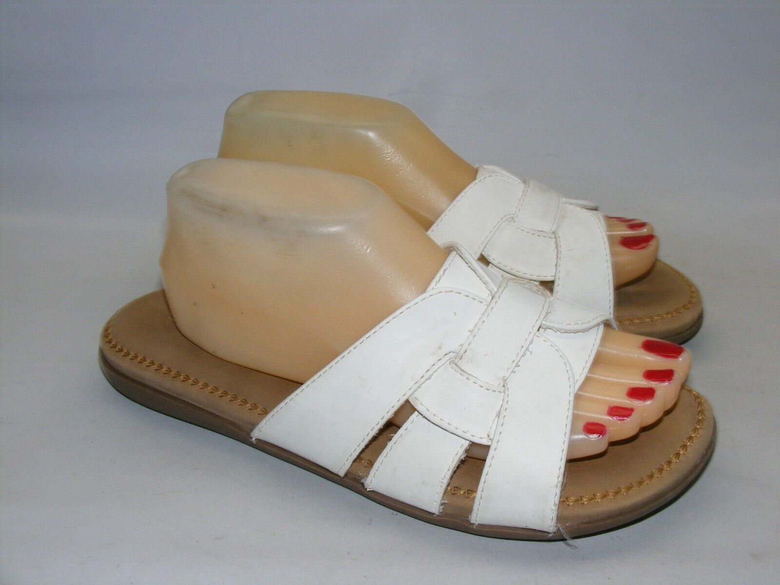 Cliffs White Mountain Fredie White Size 10 M Soft Sandals Slides Slip On... - $19.50