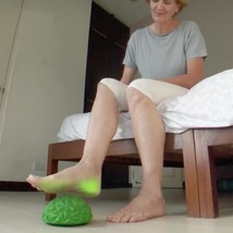 Yoga Half-Ball Water Cube Diamond Pattern Foot Massage Ball - £16.51 GBP