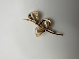 Vintage Gold Over Sterling Pearl Beau Flower Brooch 4.2cm - £23.68 GBP