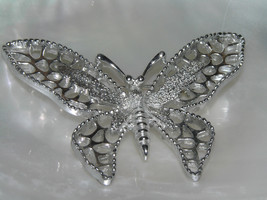 Vintage Large Sarah Cov Marked Openwork Silvertone w Solid Center BUTTERFLY Pin - £7.58 GBP