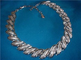 Vintage Jewelry Coro  Silver Tone Necklace Beautiful! - £13.43 GBP