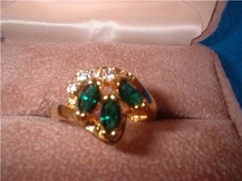 Ladies Emerald Crystal 9 Stone Setting Size Six Ring NIB - $19.00