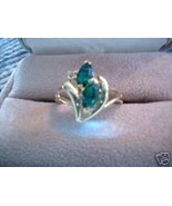Ladies V Design Oval Austrian Crystal Emerald Ring NIB - $24.68 CAD
