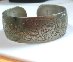Vintage Kirk 900-1 Pewter Embossed Flower Carnation Cuff Bracelet 6.5 - $55.69