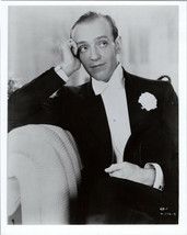 Fred Astaire classic in tuxedo sitting on chair 1980&#39;s print 8x10 - £7.85 GBP