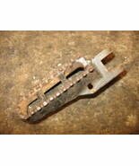 Left Hand SIDE DRIVER FOOT PEG 1983 83 SUZUKI SP100 SP 100 - $11.70