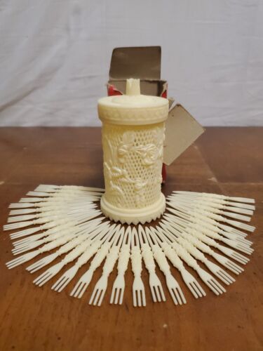 Flower Treasure Cocktail  w 35 Party Picks Holder Hong Kong Vintage Plastic - $2.95