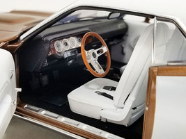 1971 Plymouth Barracuda Tahitian Walnut Metallic and White with White Vinyl Top  - $2,892.21 MXN