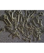 60+ Antique Bronze Vintage Skeleton Keys~ DIY~JEWELRY~ MANY SHAPES &amp; SIZ... - $428.03 MXN