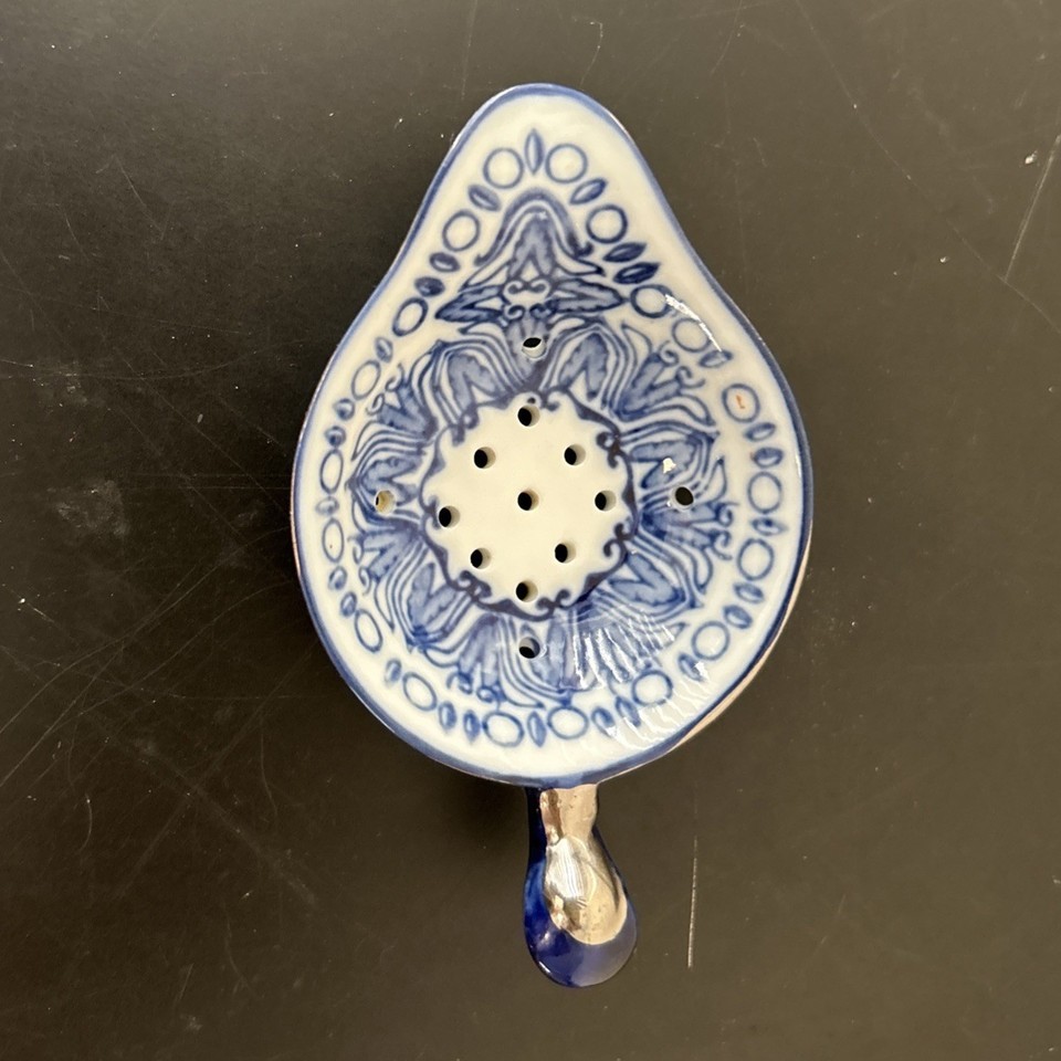 Bombay and Company Tea Strainer Blue White and Silver Porcelain - $7.91