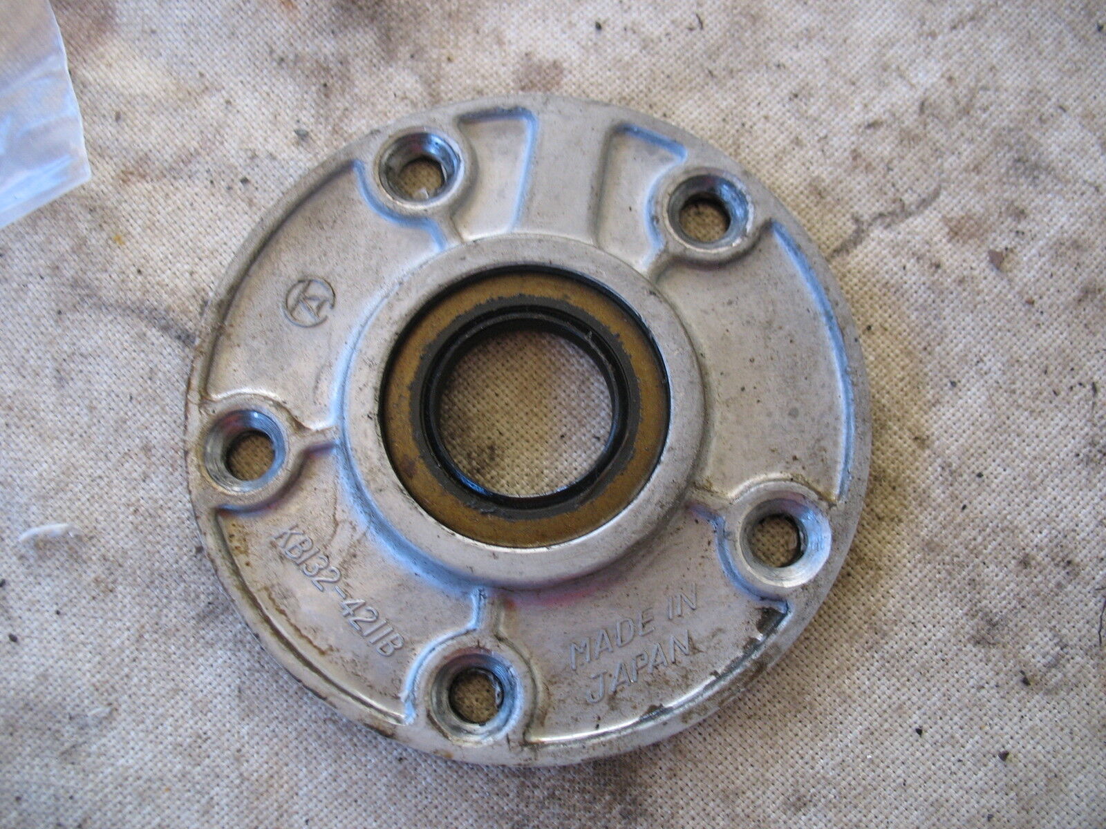 ENGINE MOTOR CRANK SEAL HOLDER COVER 1968 1969 KAWASAKI F4 250 SIDEWINDER - $9.18