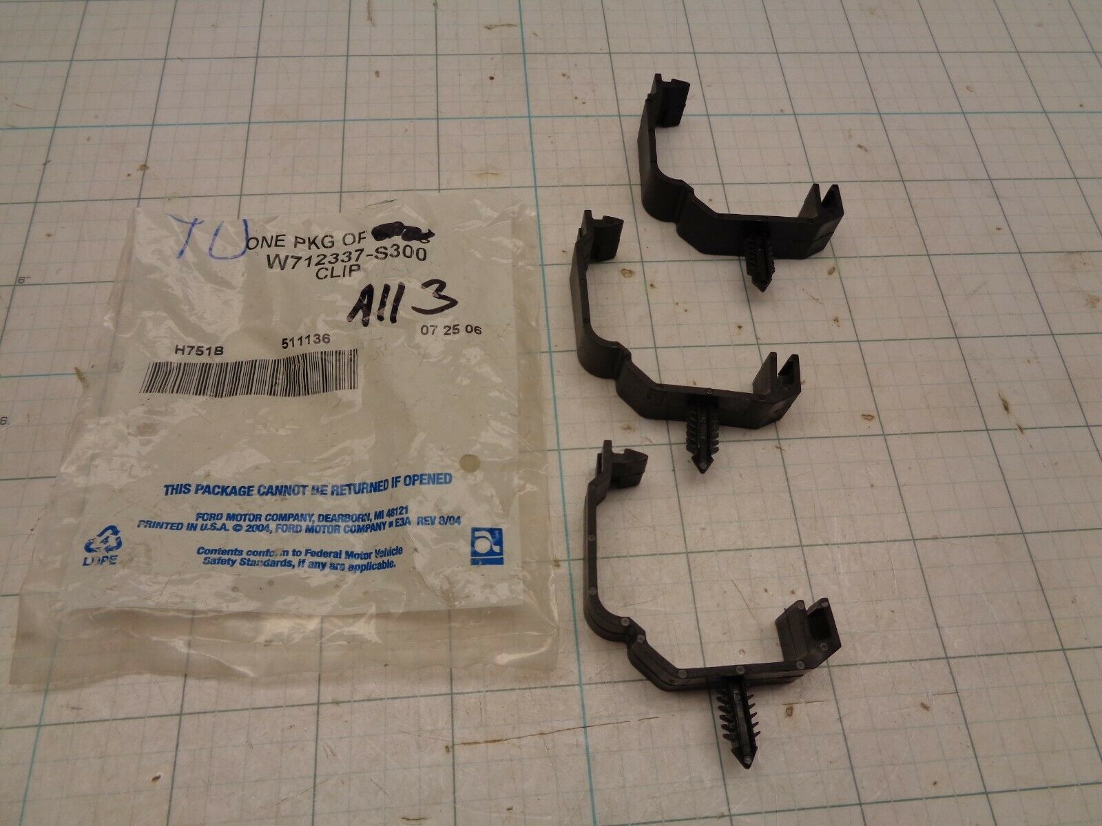 Ford W712337-S300 Clip Retainer Holder for Oil Cooler Lines  QTY 3  OEM NOS - $22.23