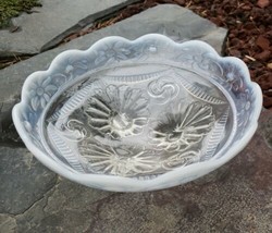 Northwood Ruffles and Rings Glass Bowl Opalescent Footed Scallop Rim 8&quot; Antique - £31.73 GBP