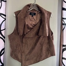 Dash K by Kardashian Suede Look VEST TOP Unique Collar, Zipper , Pockets... - $17.64