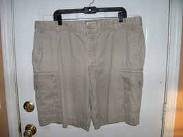 IZOD Chino Khaki Plain Front Shorts 100% Cotton Twill Size 42 Men&#39;s EUC - £14.78 GBP