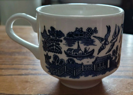 Blue And White Tea Mug Made In England Blue WIllow Decorative Oriental Bird - $9.99