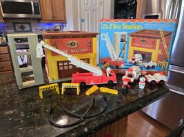 VTG Fisher Price Play Family Fire Station 928 Little People w/BOX INCOMP... - $229.95