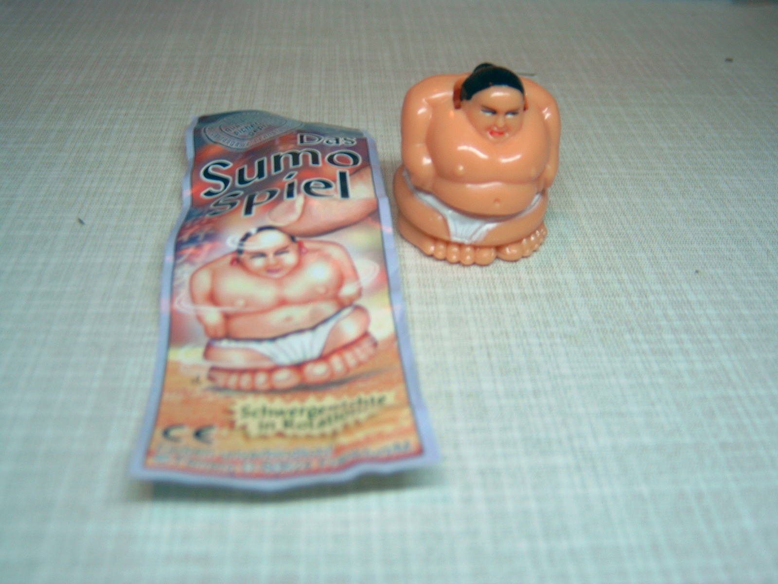 Kinder - 2003 Das Sumospiel + paper - surprise egg - $1.50