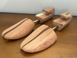 Vintage Florsheim Shoe Keepers Shoe Trees Men’s Size M Wood Cedar 90s VGUC - $13.86