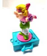 McDonald&#39;s Muppet Miss Piggy &amp; Kermit Spinning on Record Player Figure - $91.51 MXN
