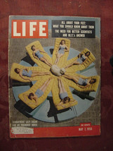 LIFE magazine May 7 1956 Sunbathers Jacquline Cochran Bert Lahr John Wayne - £9.57 GBP