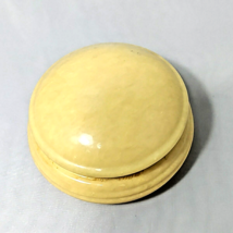Vintage Alabaster Trinket Jewelry Box Hinged Lid Yellow 4-1/2&quot; Wide Estate Find - £12.82 GBP