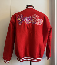 ADULT XL Sunny Day Animated TV Series Cast &amp; Crew Red White Button Up Ja... - $940.64 MXN