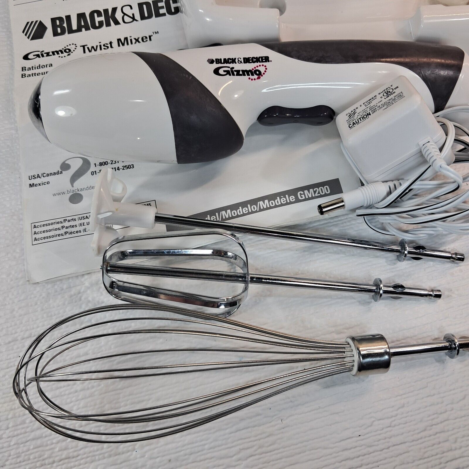 Black & Decker Gizmo Twist Hand Mixer w/ Charger 3 Attachments mount ...