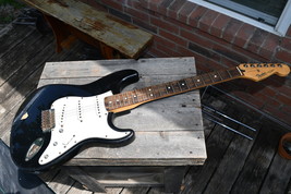 fender 0134600506 Stratocaster guitar made in mexico as is for restorati... - $585.00