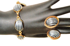 Vtg Set Striped Black White glass CABOCHON Bracelet with Clip Earrings Mod 60s - £54.47 GBP