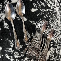 2 Oneida Ltd Ice Huntington Teaspoons WM A Rogers Deluxe Stainless 7 Set... - £9.27 GBP