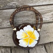 Vtg Hawaiian Coconut Purse Shell Bead Handle Hand painted Floral Souveni... - $14.40