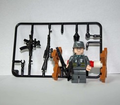 German WW2 Soldier with Weapons &amp; Barricade Custom Minifigure - £3.44 GBP
