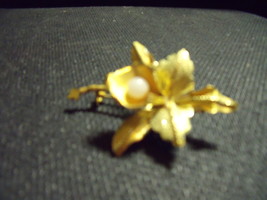 Vintage Gold Solitare Pearl Flower Pin - £39.62 GBP