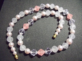 Interesting Multi faceted bead necklace - €21,37 EUR