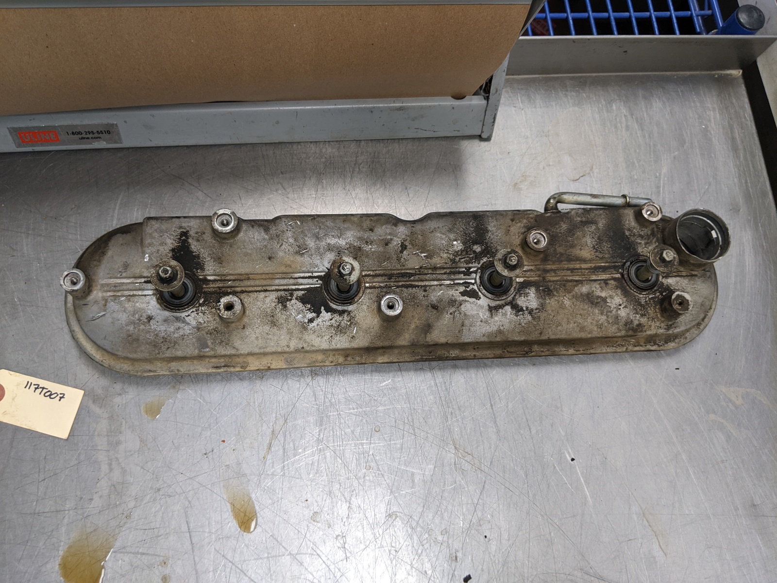 Right Valve Cover From 2014 Chevrolet Silverado 2500 HD  6.0 12611021 - $44.95