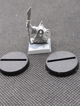 Warhammer Fantasy Night Goblin Miniature And (2) GW 1992 Circle Bases 1&quot; - $6.92